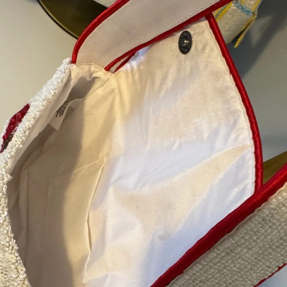 Hand Crafted Red and White Beaded Shoulder Bag - Picture 4 of 5